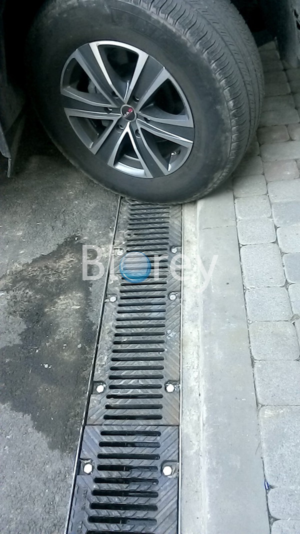 Лотки водоотводные, насосы ksb, насосные станции, трубы pragma, очистные сооружения, очистка ливневых стоков, септики, резервуары - для ТРЦ Красная Площадь